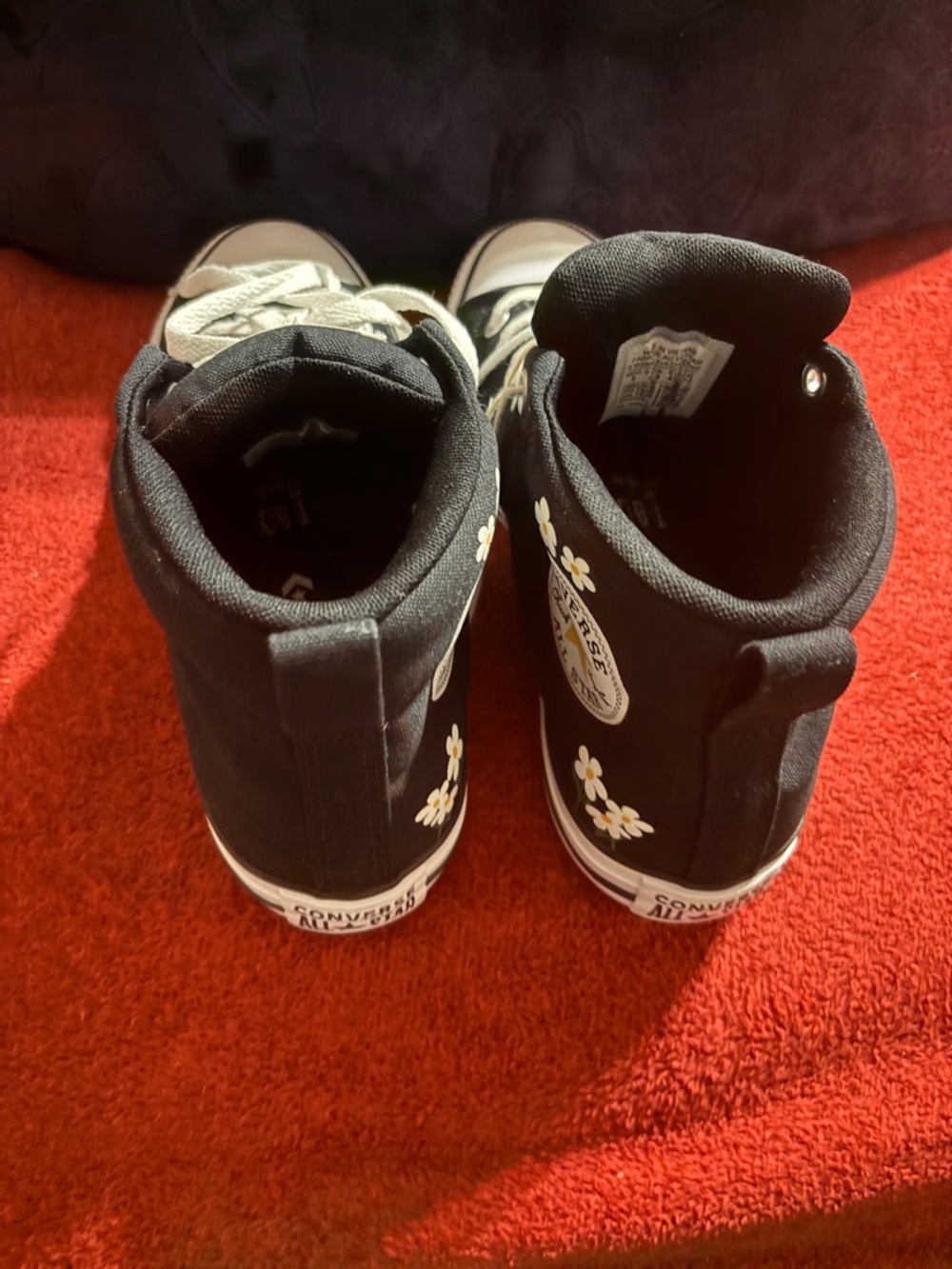 Converse Women’s Black Daisy Chuck Taylor All Star Mid Sneakers. Size 11 NWT - Picture 5 of 9